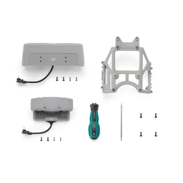 Kit DJI AL2D y AS2D con foco, altavoz y soporte para Matrice 5TD sobre fondo blanco